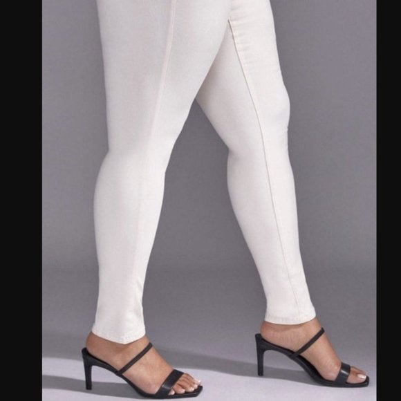 YMI HyperStretch Mid-Rise Skinny Jeans- Gardenia color - Picture 5 of 7
